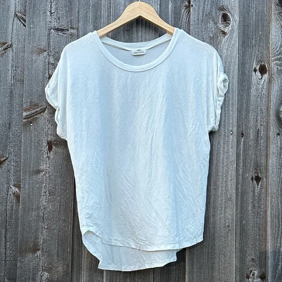 Casual White Short Sleeve Women's Tee EUC - Picture 6 of 6